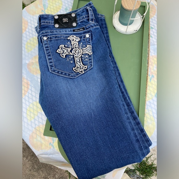 Miss Me Denim - EUC miss me 31 bootcut jeweled jeans jp55978 🌻